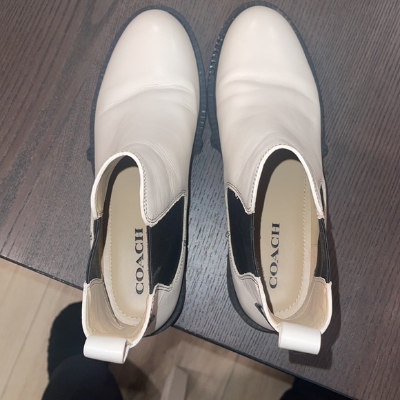 COACH
LYDEN LEATHER ANKLE CHELSEA BOOTS IN WHITE SIZE 10 - Picture 5 of 5